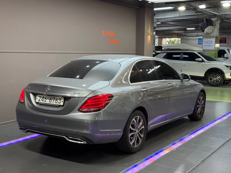 Mercedes-Benz C-Class