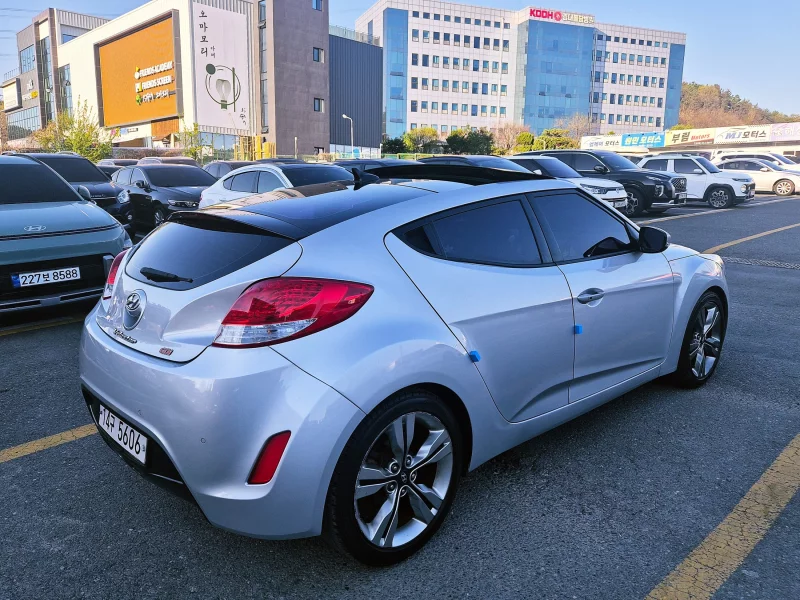 Hyundai Veloster