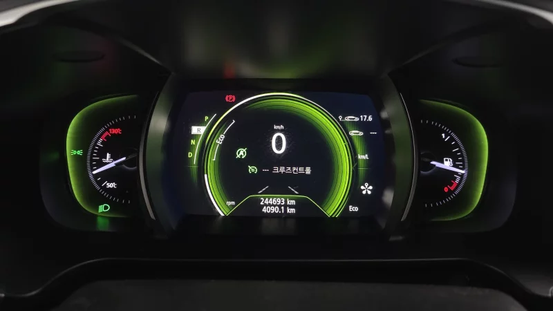 Renault SM6