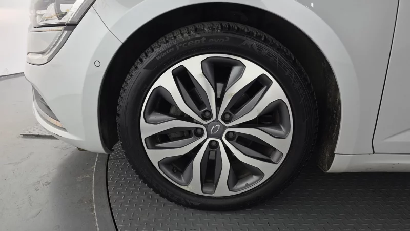 Renault SM6
