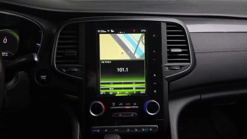 Renault SM6