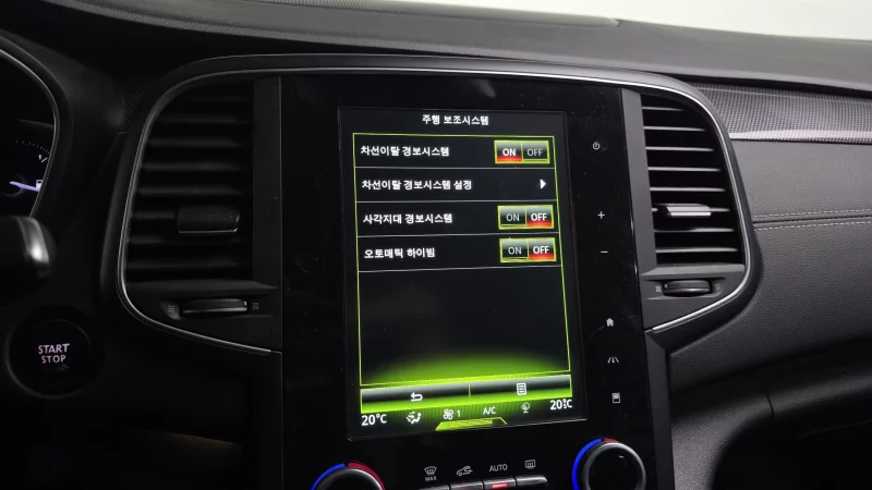 Renault SM6