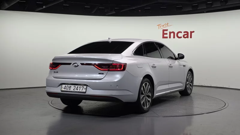 Renault SM6