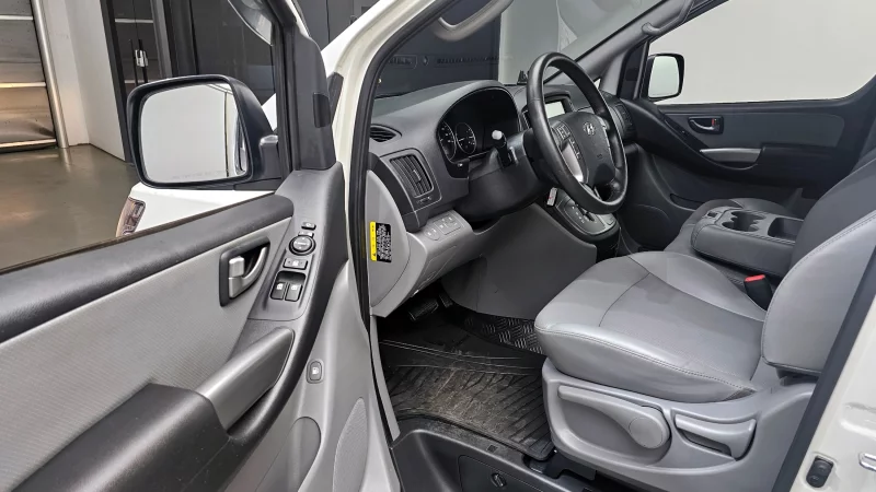 Hyundai Grand Starex