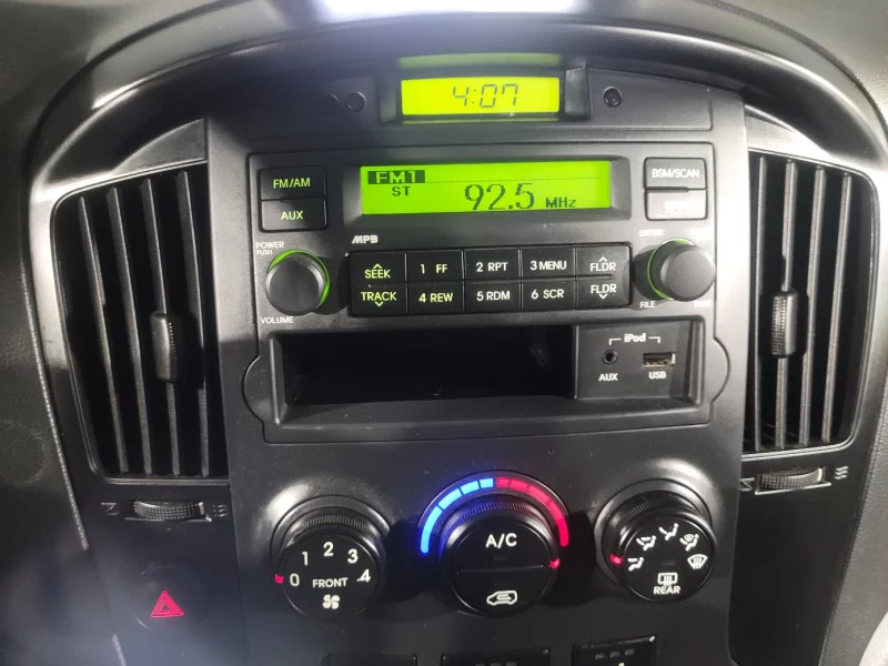 Hyundai Grand Starex