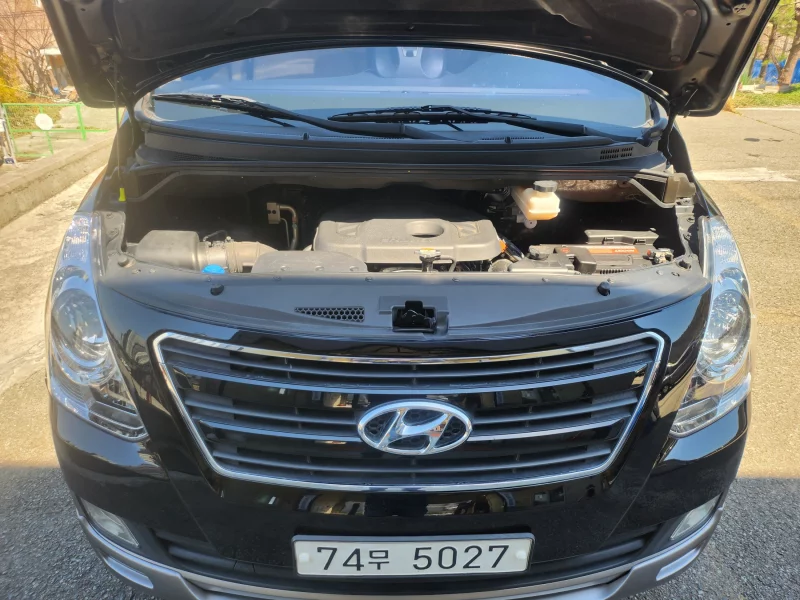 Hyundai Grand Starex