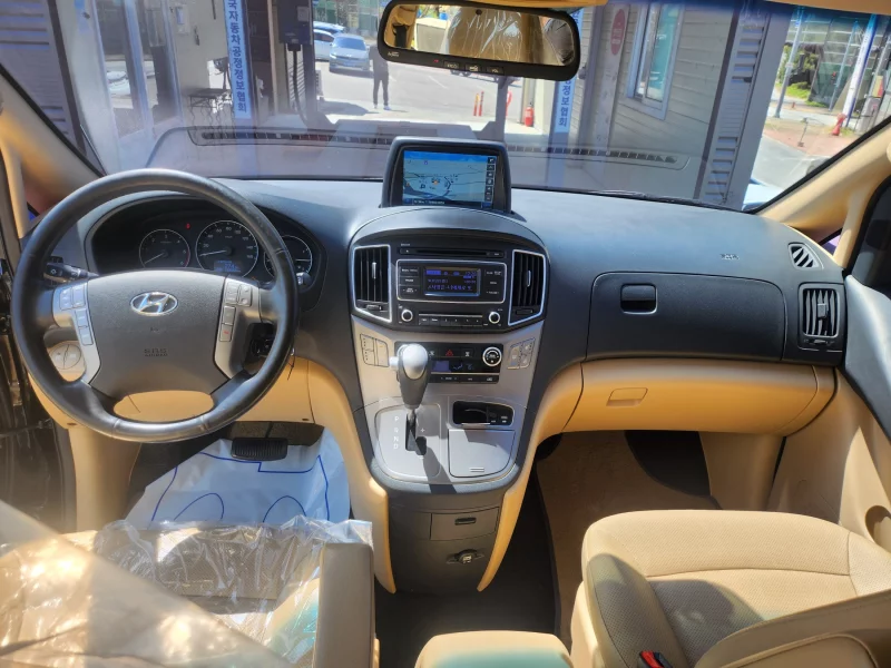 Hyundai Grand Starex