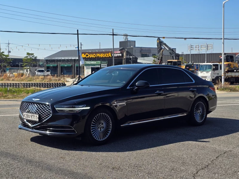 Genesis G90