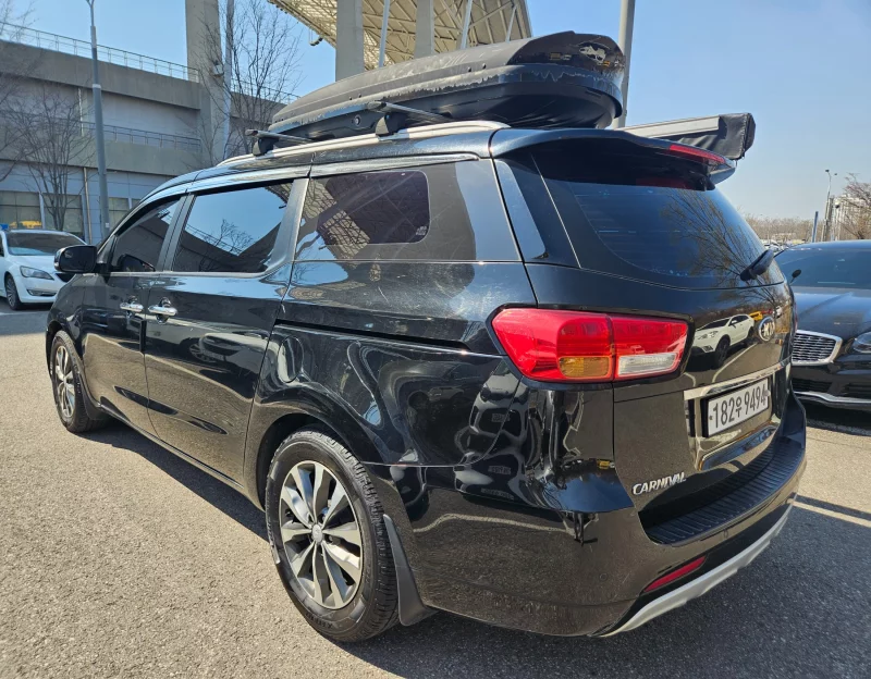 Kia Carnival