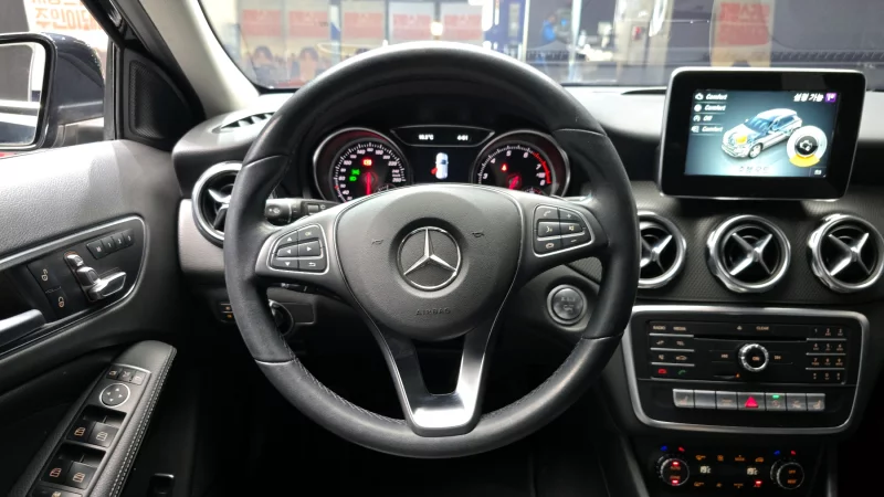 Mercedes-Benz GLA-Class