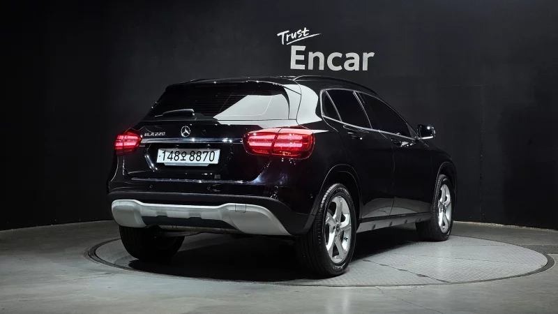 Mercedes-Benz GLA-Class