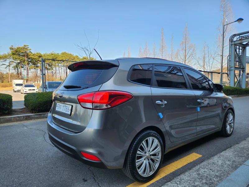 Kia Carens