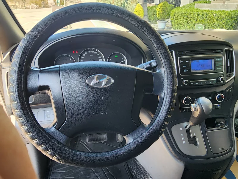 Hyundai Grand Starex