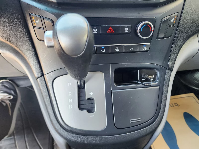 Hyundai Grand Starex