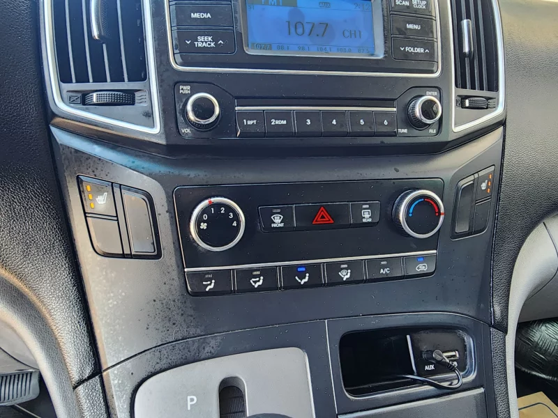 Hyundai Grand Starex