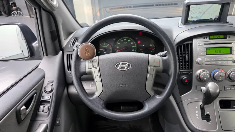 Hyundai Grand Starex