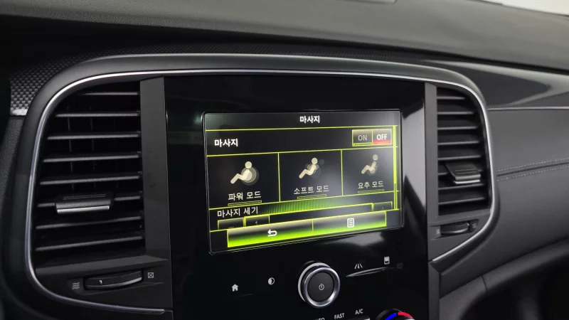 Renault SM6