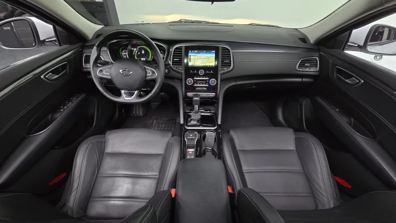 Renault SM6