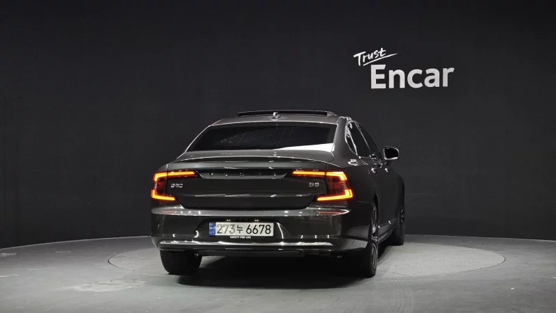 Volvo S90
