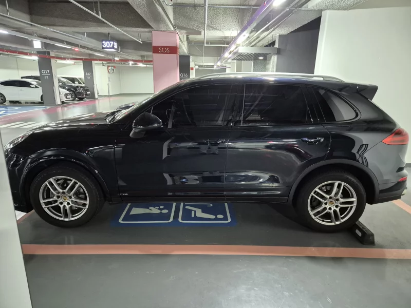 Porsche CAYENNE