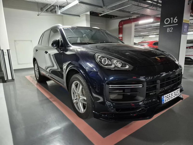 Porsche CAYENNE