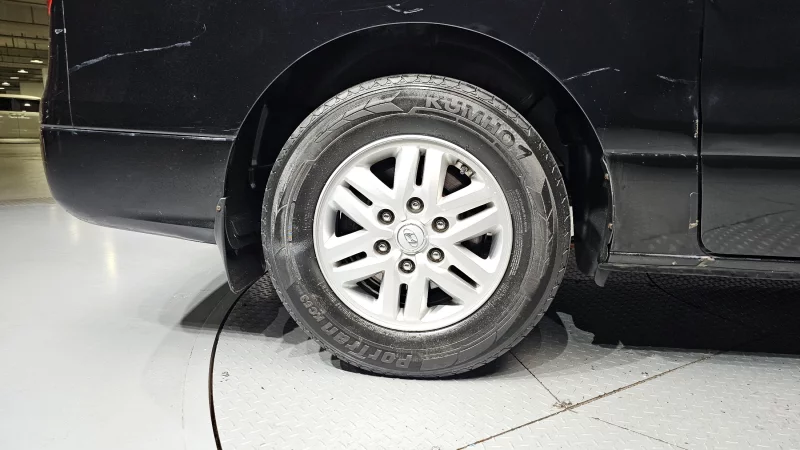 Hyundai Grand Starex