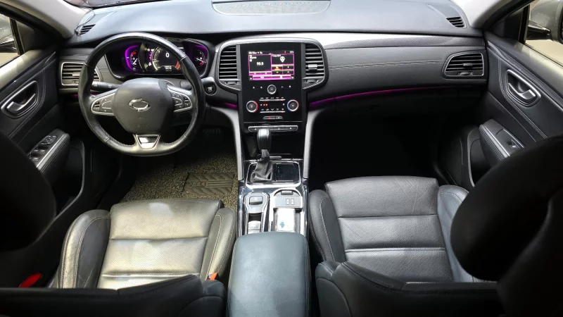 Renault SM6