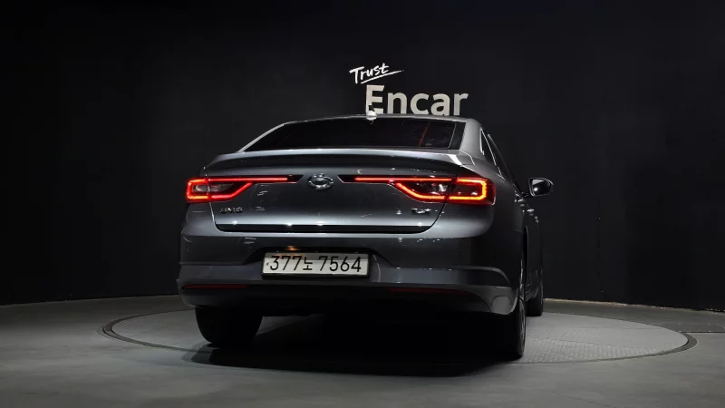 Renault SM6