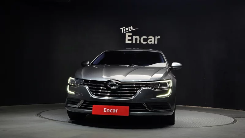 Renault SM6