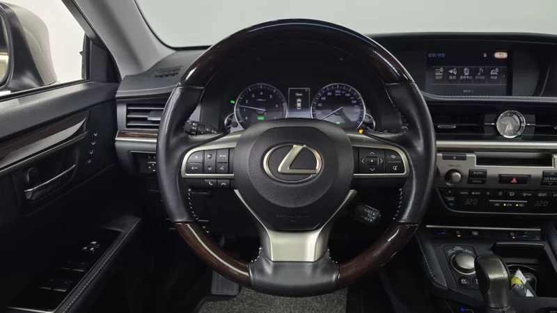 Lexus ES300h
