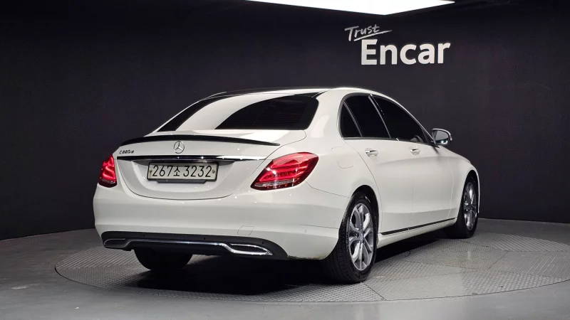 Mercedes-Benz C-Class