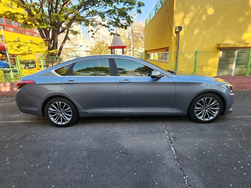 Hyundai Genesis