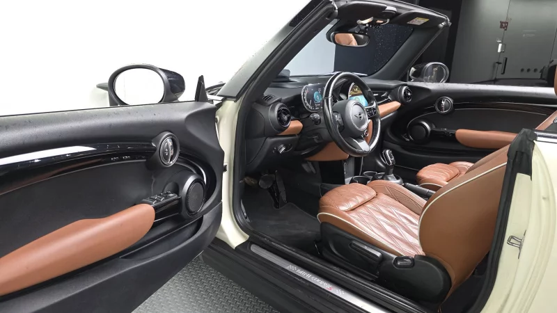 MINI Cooper Convertible