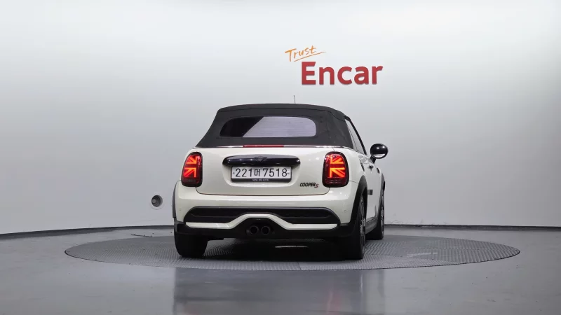 MINI Cooper Convertible