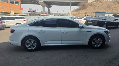 Renault SM6