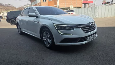 Renault SM6