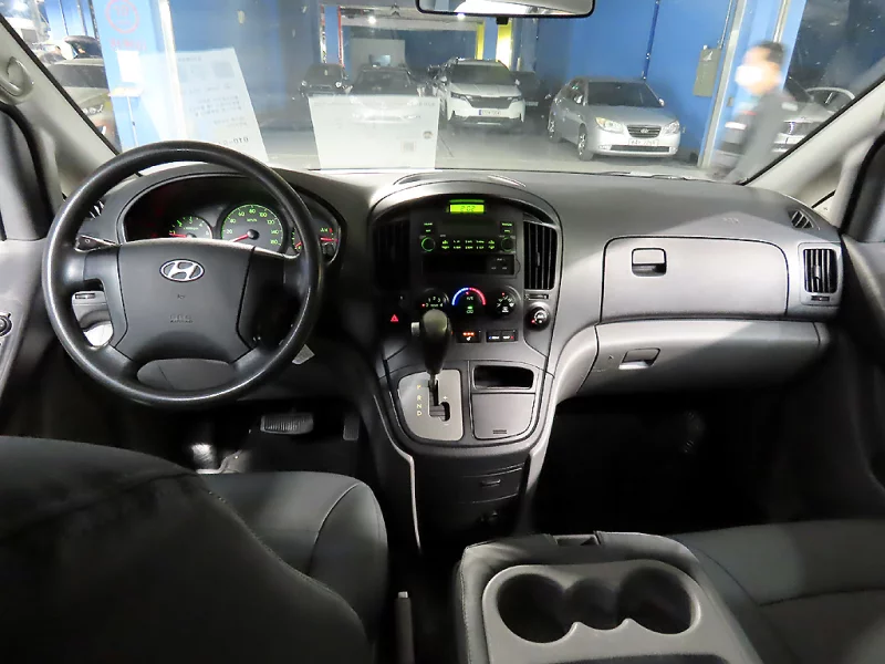 Hyundai Grand Starex