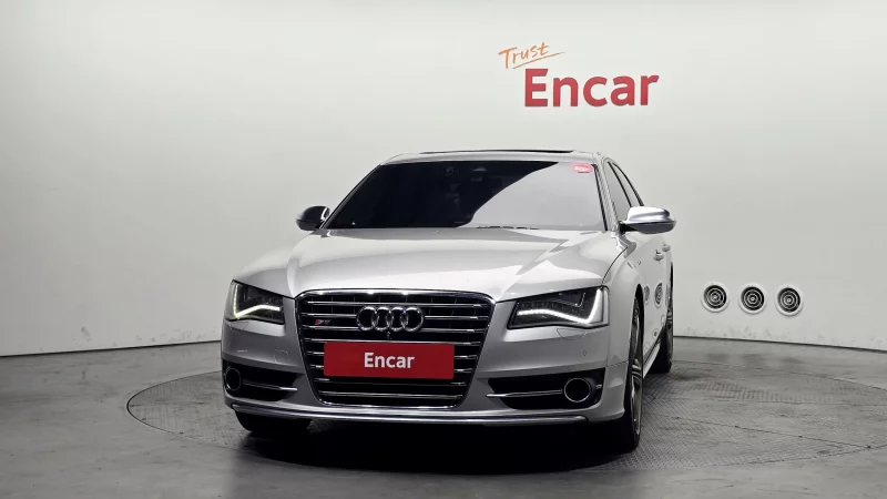 Audi S8