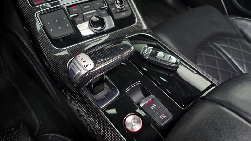 Audi S8
