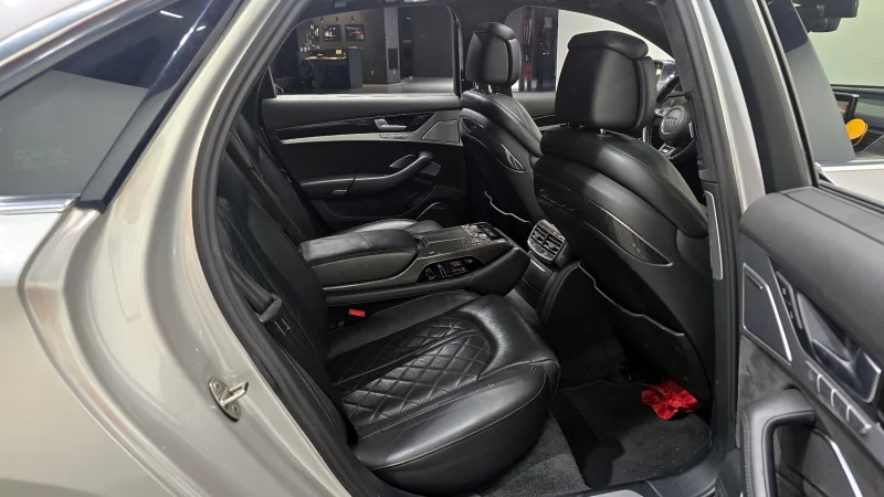 Audi S8