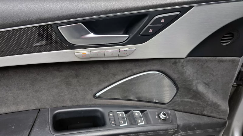 Audi S8