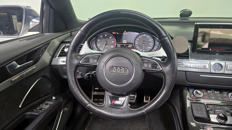 Audi S8