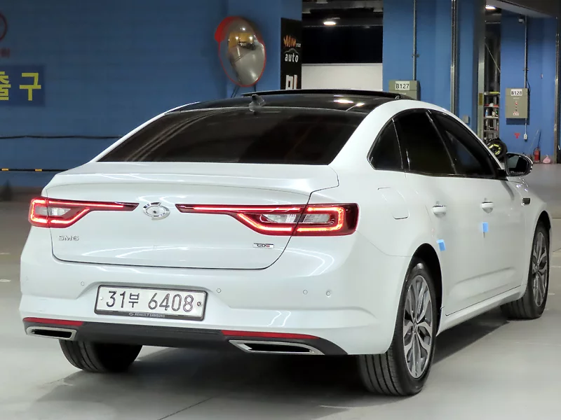 Renault SM6