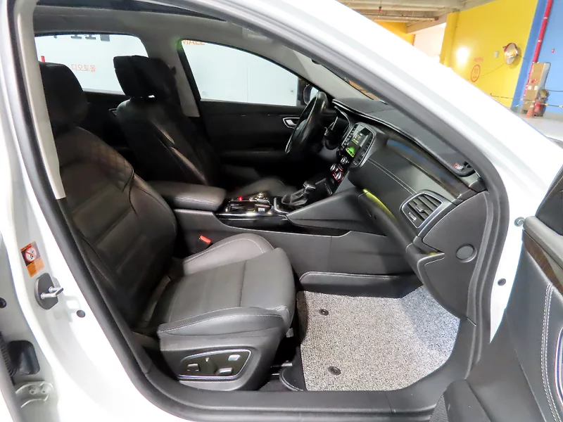 Renault SM6