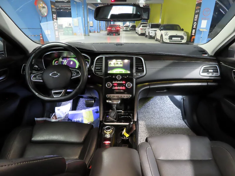 Renault SM6
