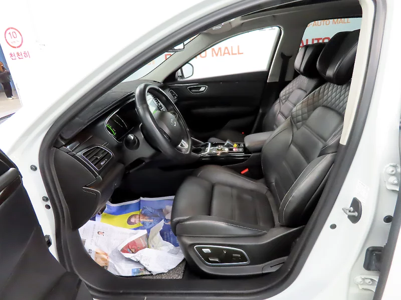 Renault SM6