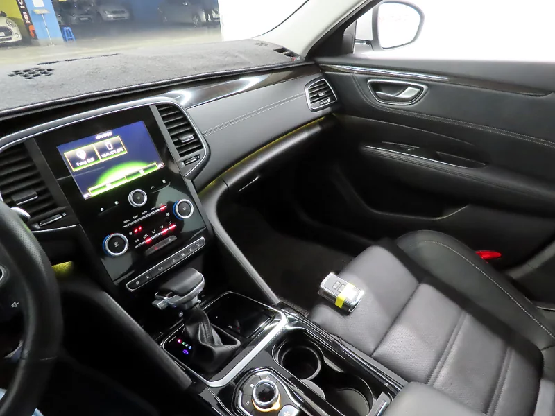 Renault SM6