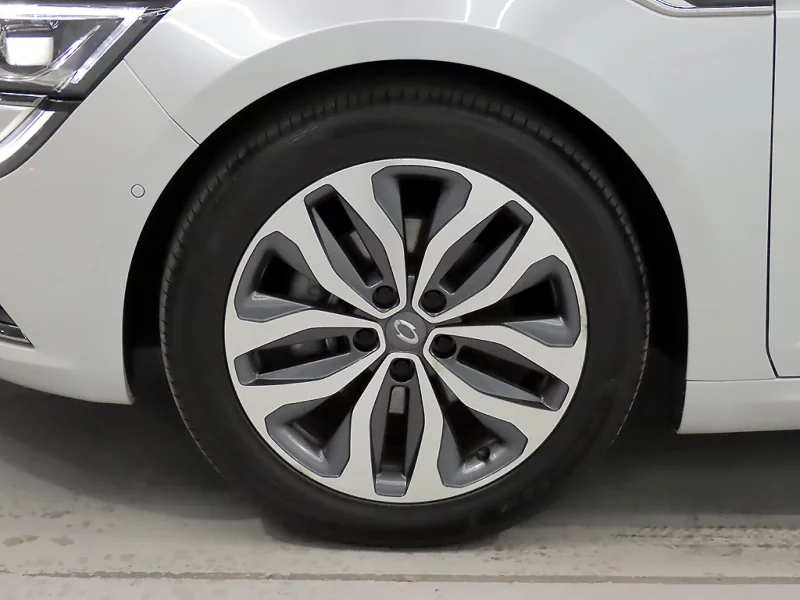 Renault SM6