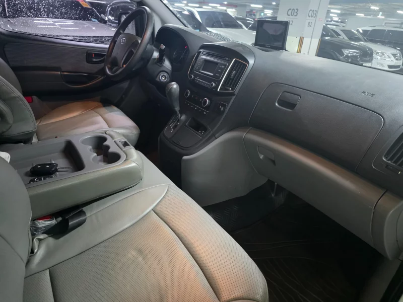 Hyundai Grand Starex