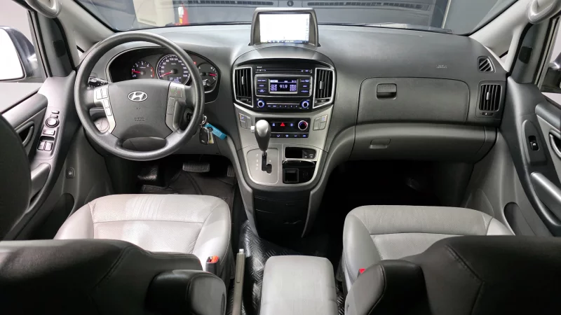 Hyundai Grand Starex